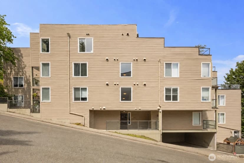 Property photo for 3022 Sw Bradford St #2, Seattle photo 17