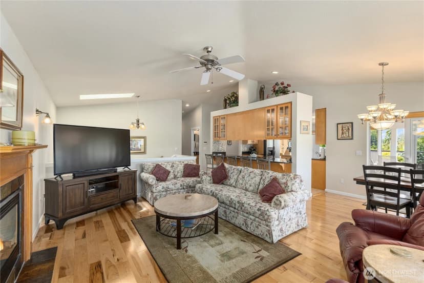 Property photo for 6027 Osprey Circle, Bremerton photo 11