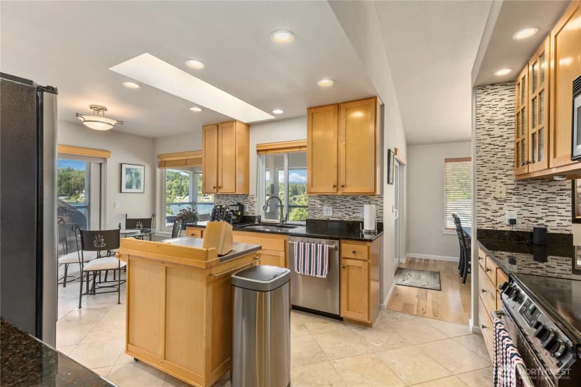 Property photo for 6027 Osprey Circle, Bremerton photo 18