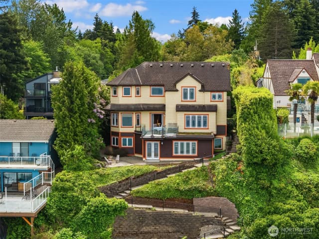 Property photo for 5426 Hyada Boulevard Ne, Tacoma photo 2