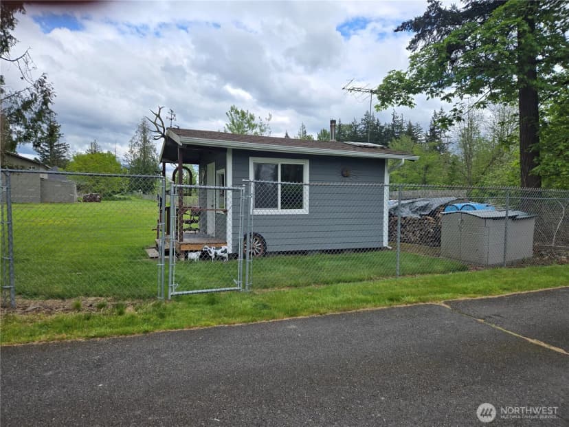 Property photo for 1020 120th Avenue E, Edgewood photo 12