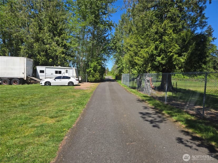 Property photo for 1020 120th Avenue E, Edgewood photo 10