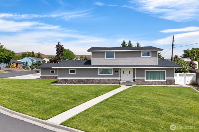 Property photo for 921 Nw 1st Avenue, Ephrata