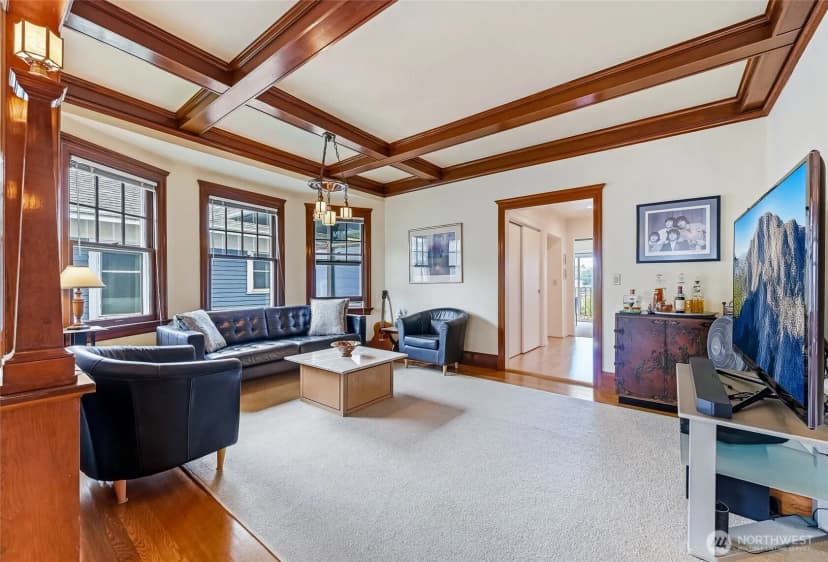 Property photo for 2025 Boylston Avenue E, Seattle photo 6