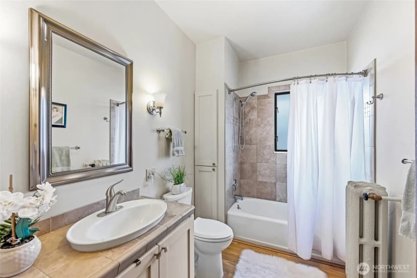 Property photo for 2025 Boylston Avenue E, Seattle photo 14