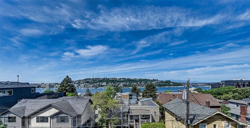Property photo for 2025 Boylston Avenue E, Seattle photo 12
