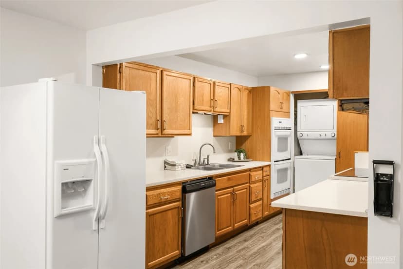 Property photo for 1019 156th Avenue Ne #b2, Bellevue photo 9
