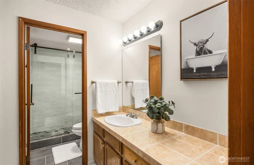 Property photo for 1019 156th Avenue Ne #b2, Bellevue photo 17