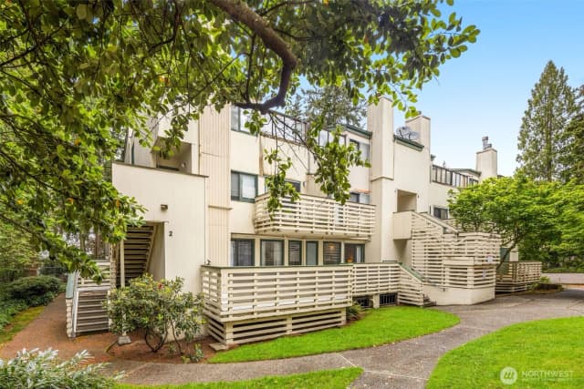 Property photo for 1019 156th Avenue Ne #b2, Bellevue photo 4