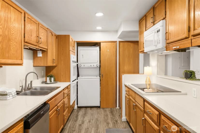 Property photo for 1019 156th Avenue Ne #b2, Bellevue photo 8