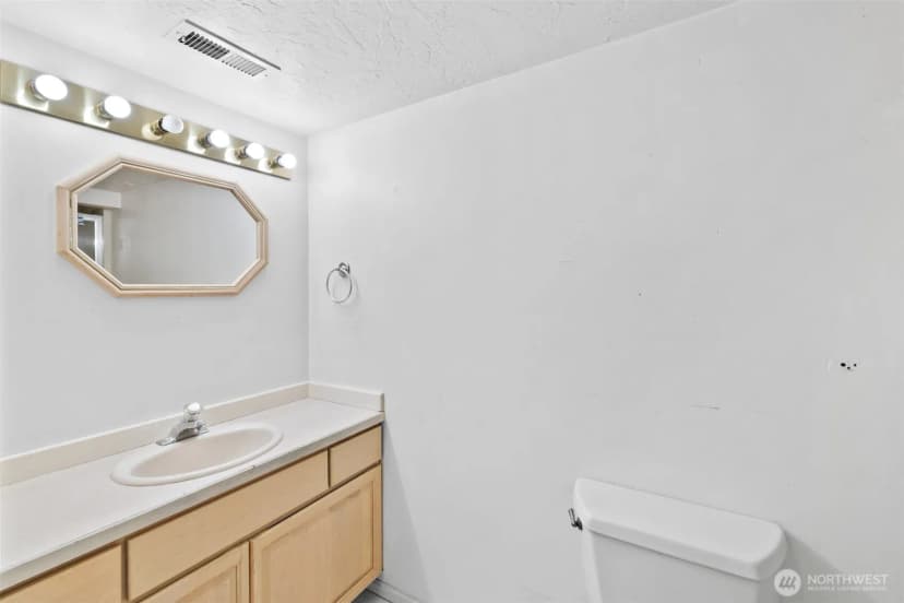 Property photo for 126 W 14th Street, Port Angeles photo 24