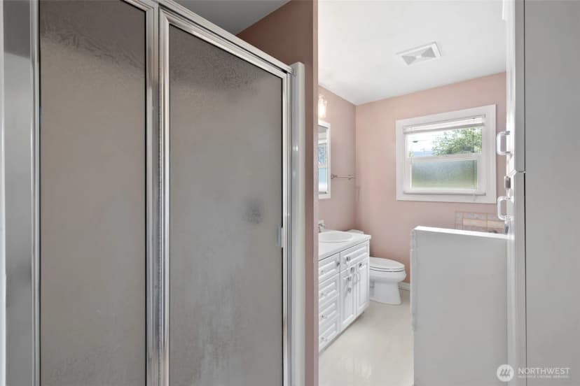 Property photo for 126 W 14th Street, Port Angeles photo 9