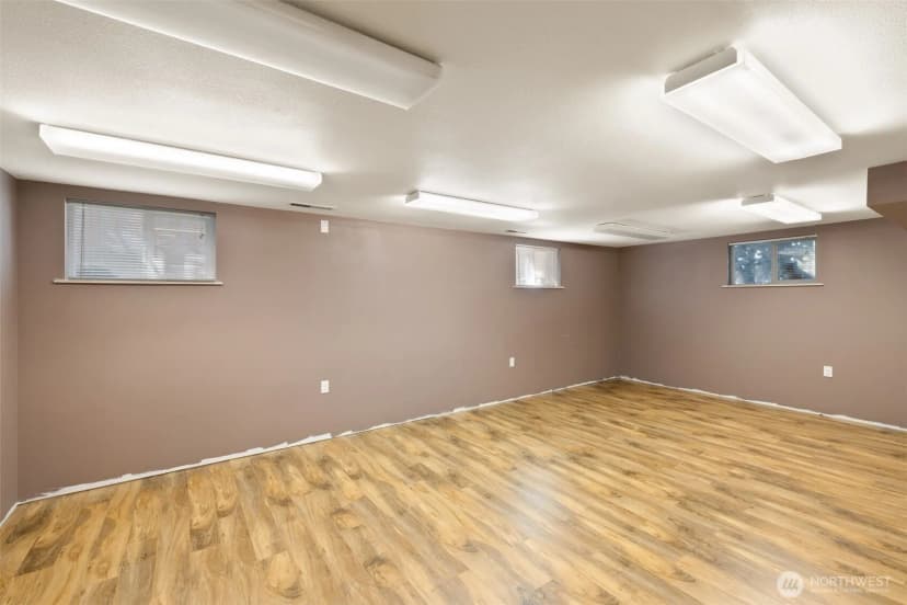 Property photo for 126 W 14th Street, Port Angeles photo 22