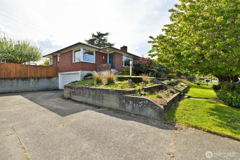 Property photo for 126 W 14th Street, Port Angeles photo 39