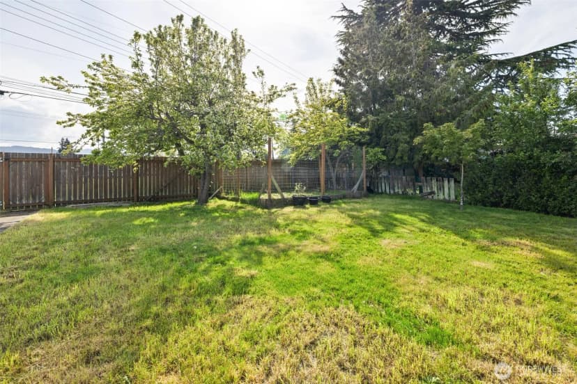 Property photo for 126 W 14th Street, Port Angeles photo 35