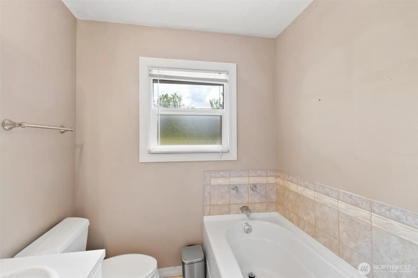 Property photo for 126 W 14th Street, Port Angeles photo 10
