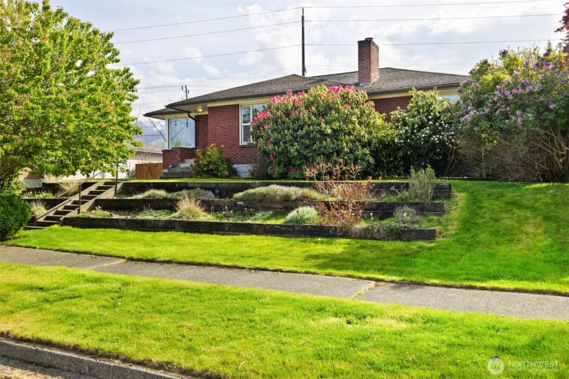 Property photo for 126 W 14th Street, Port Angeles photo 2