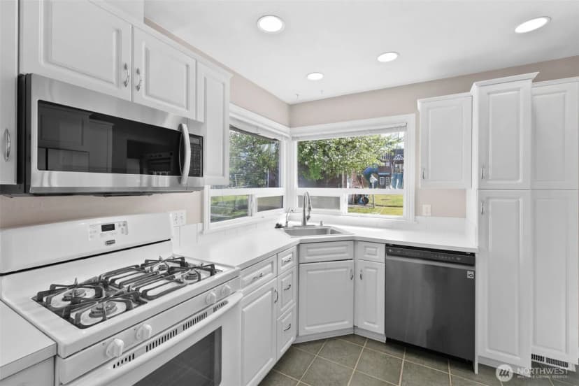 Property photo for 126 W 14th Street, Port Angeles photo 18