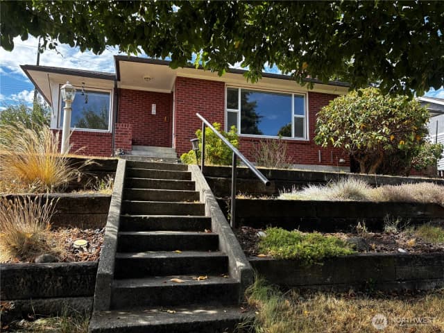 Property photo for 126 W 14th Street, Port Angeles