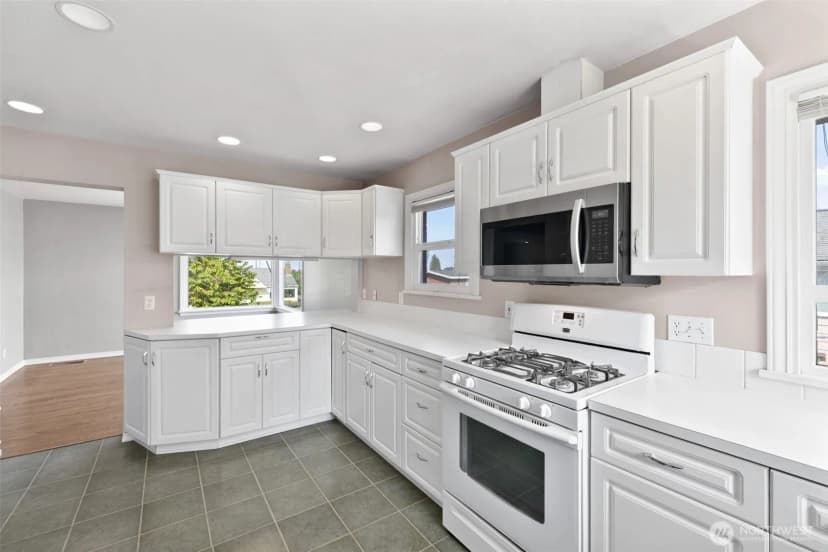 Property photo for 126 W 14th Street, Port Angeles photo 19