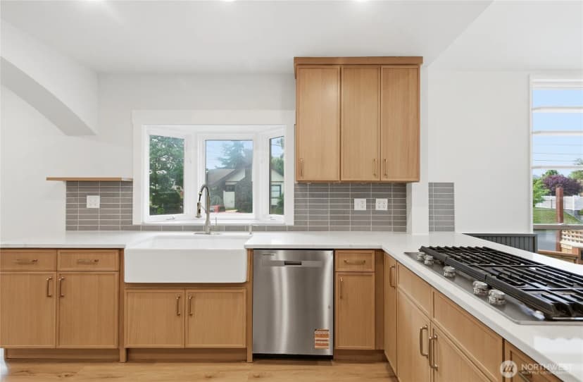 Property photo for 1519 N Alder Street, Tacoma photo 11