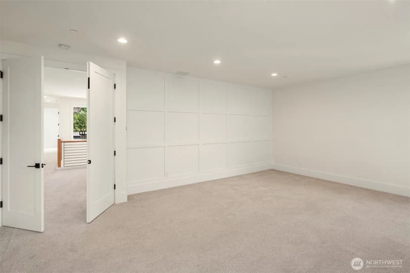 Property photo for 11327 113th Place Ne, Kirkland photo 25