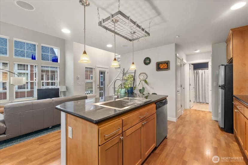 Property photo for 5912 31st Avenue Sw, Seattle photo 10