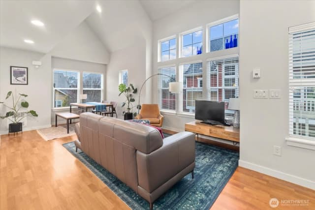 Property photo for 5912 31st Avenue Sw, Seattle photo 4