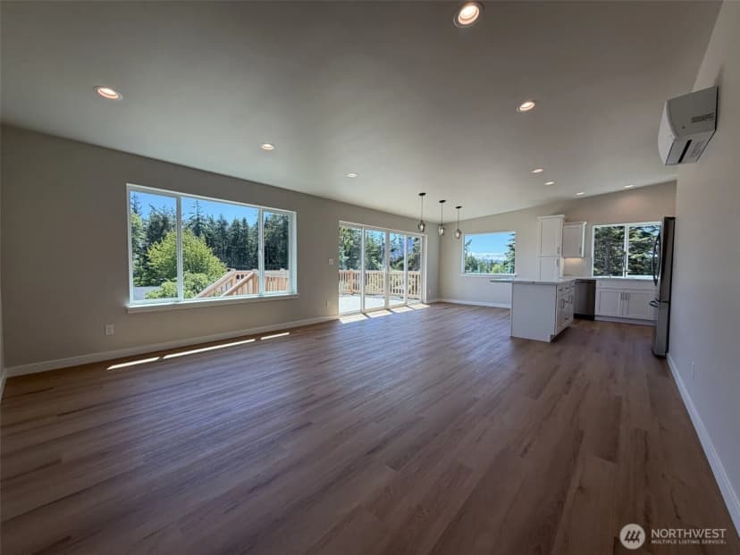 Property photo for 621 La Fiesta Street, Coupeville photo 3