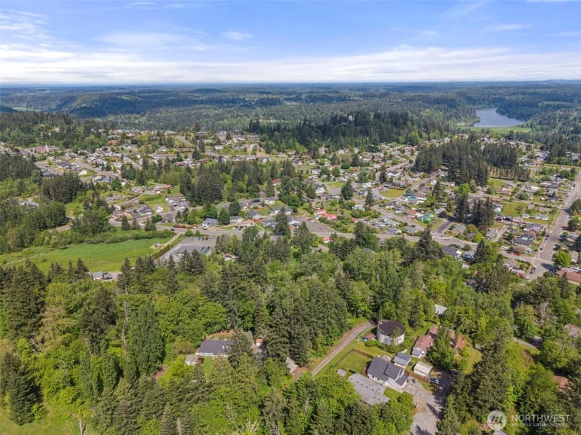 Property photo for 475 Larson Street, Eatonville photo 9