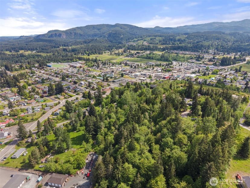 Property photo for 475 Larson Street, Eatonville photo 6