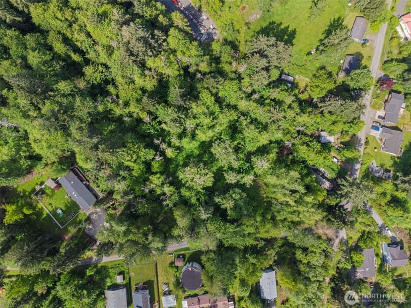 Property photo for 475 Larson Street, Eatonville photo 3