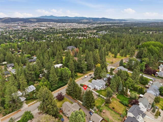 Property photo for 4030 E 19th Avenue, Spokane photo 2