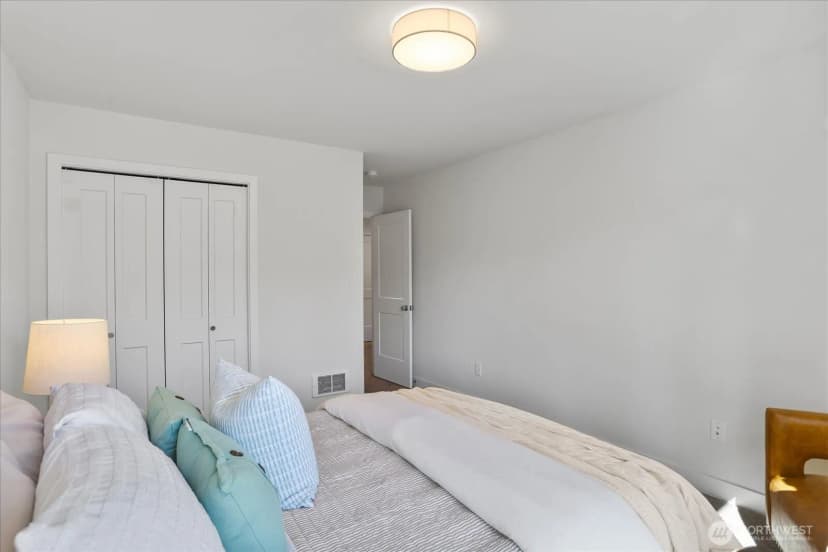 Property photo for 121 171st Place Sw #b, Bothell photo 29