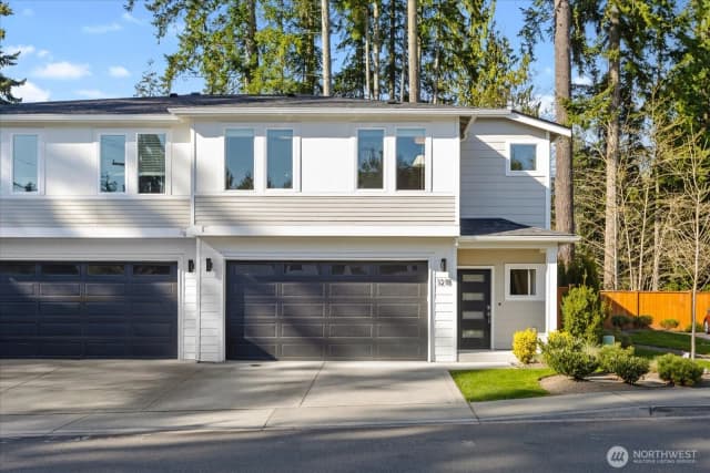 Property photo for 121 171st Place Sw #b, Bothell photo 2