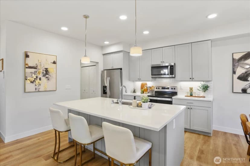 Property photo for 121 171st Place Sw #b, Bothell photo 10