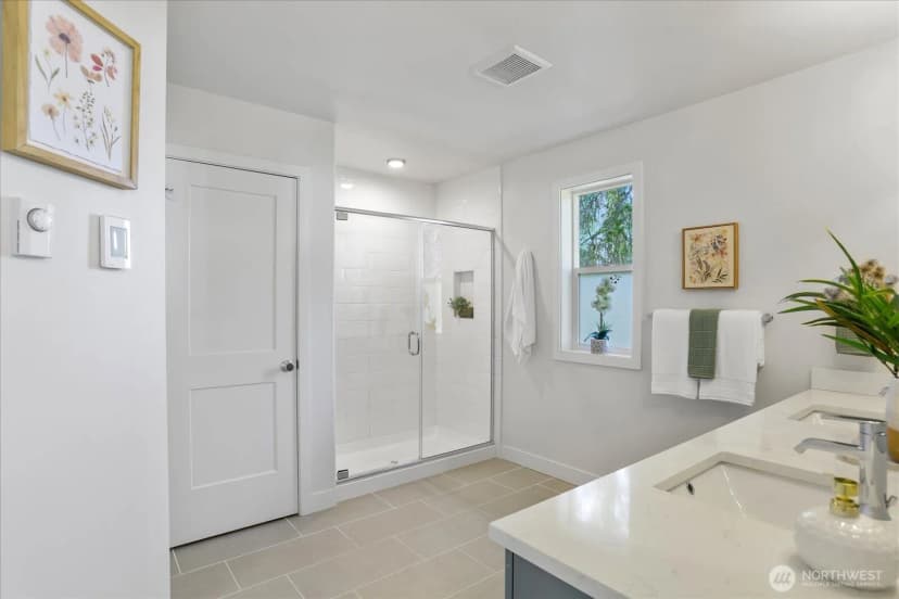 Property photo for 121 171st Place Sw #b, Bothell photo 26