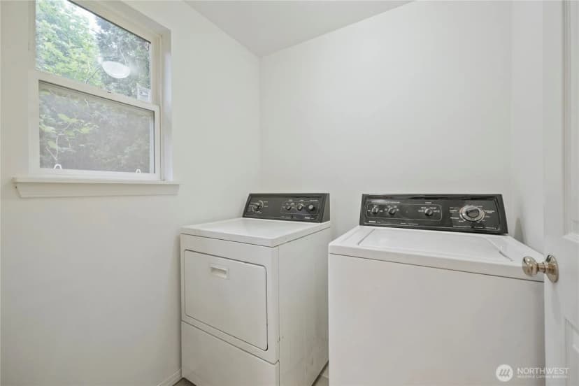 Property photo for 3904 Ne 5th Place, Renton photo 18