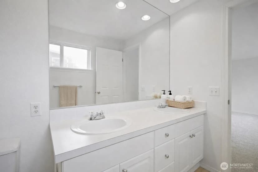 Property photo for 3904 Ne 5th Place, Renton photo 14