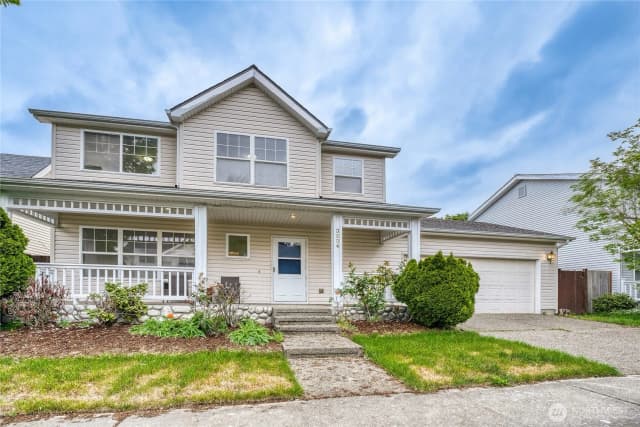 Property photo for 3904 Ne 5th Place, Renton photo 2