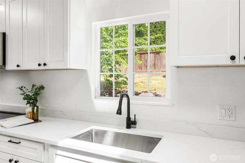 Property photo for 640 Ferndale Avenue Ne, Renton photo 11