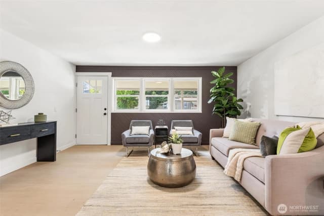 Property photo for 640 Ferndale Avenue Ne, Renton photo 3