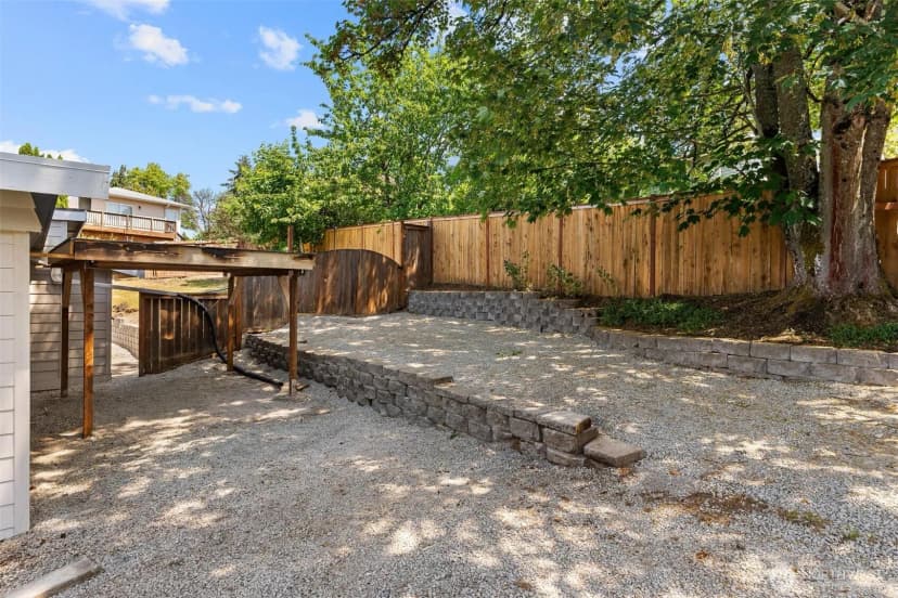 Property photo for 640 Ferndale Avenue Ne, Renton photo 28