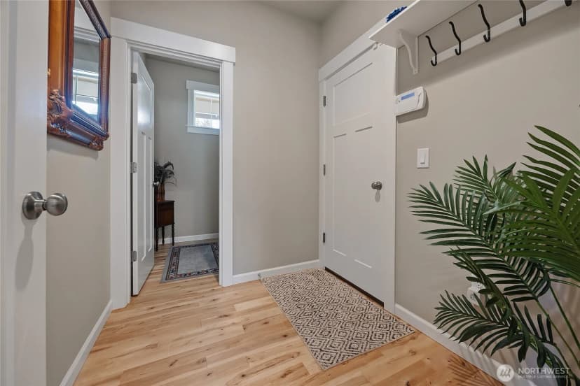 Property photo for 28132 11th Avenue Nw, Arlington photo 13