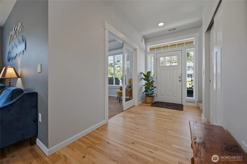 Property photo for 28132 11th Avenue Nw, Arlington photo 3