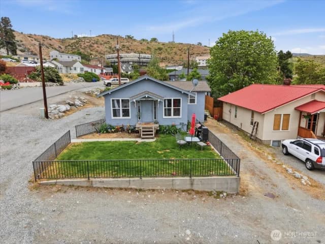 Property photo for 608 N Bradley Street, Chelan photo 4