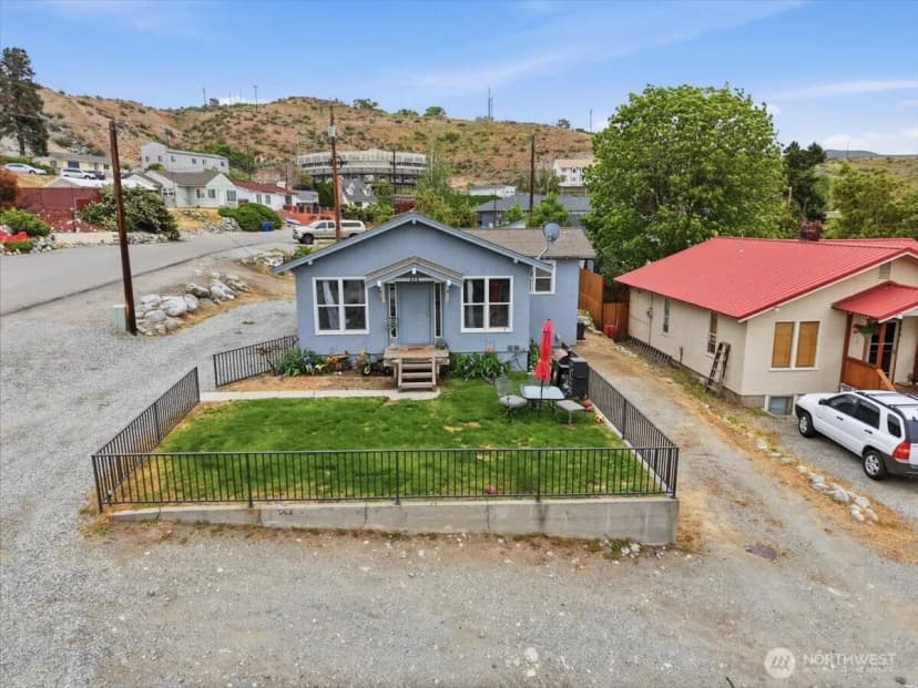 Property photo for 608 N Bradley Street, Chelan photo 4