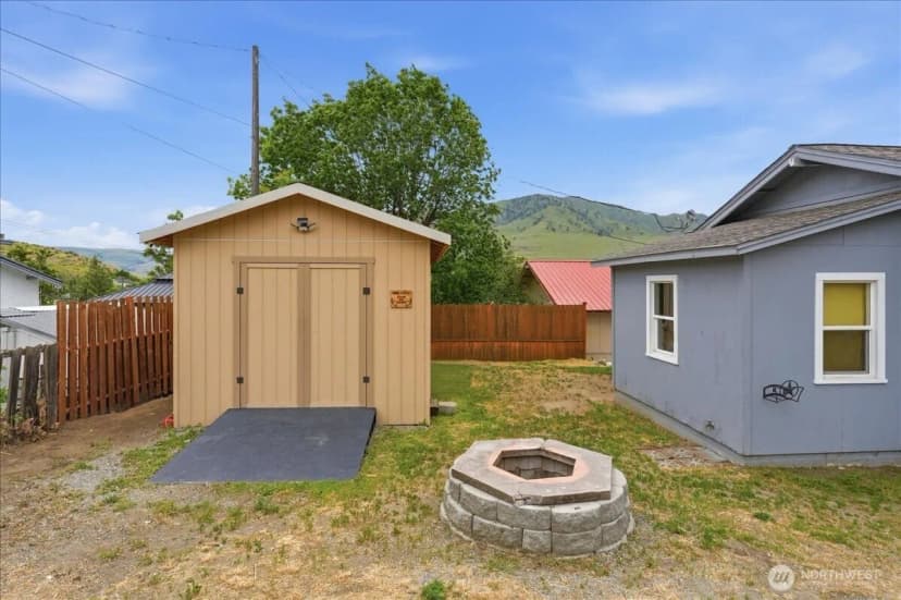 Property photo for 608 N Bradley Street, Chelan photo 23