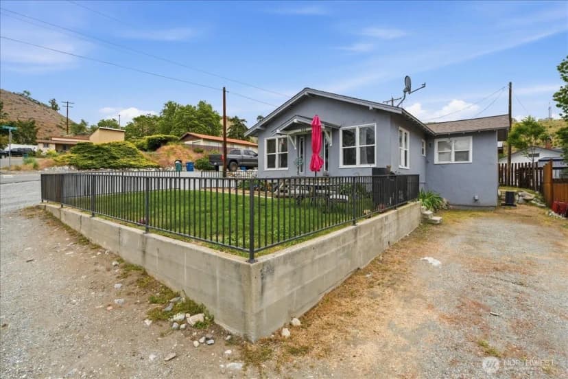 Property photo for 608 N Bradley Street, Chelan photo 6