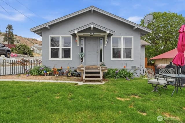 Property photo for 608 N Bradley Street, Chelan
